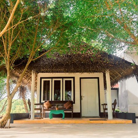 Harmony Beach Resort แทนกาลเล ภายนอก รูปภาพ